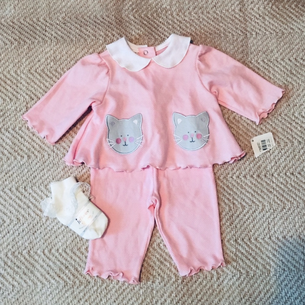 Class club baby two piece set with socks